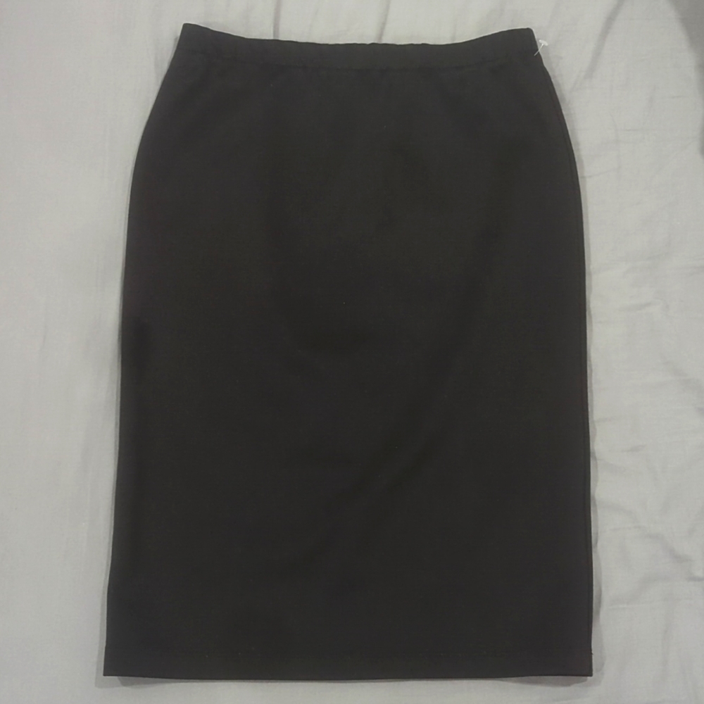 Black skirt,